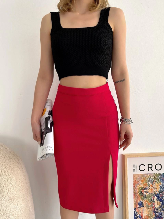 Yırtmaçlı esnek kumaş midi boy etek koyu kırmızı Yırtmaçlı esnek kumaş midi boy etek koyu kırmızı