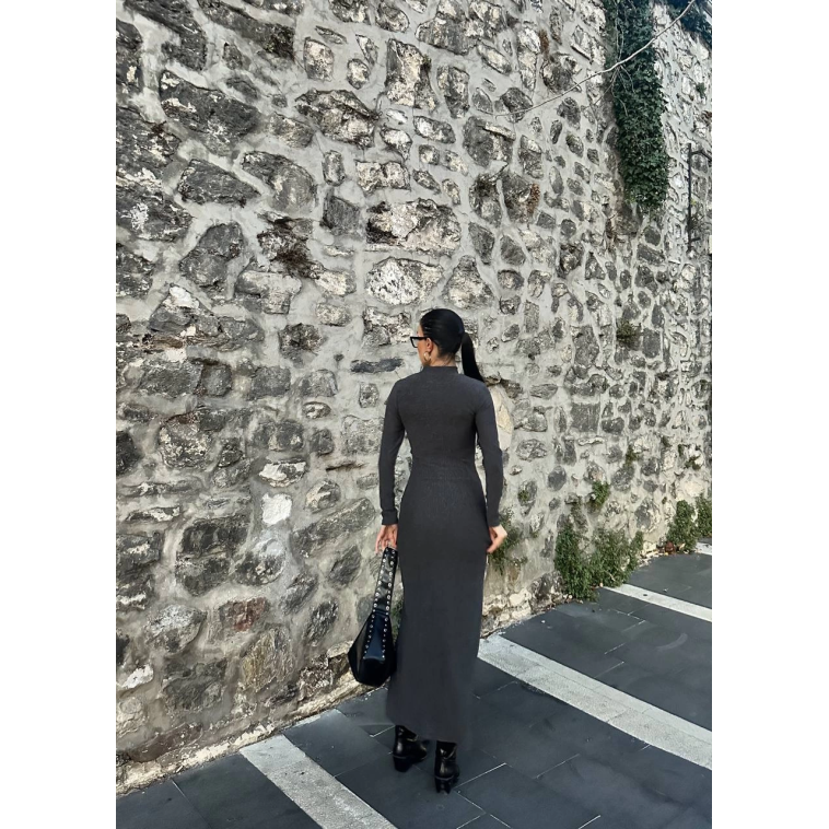 Yırtmaçlı kalın bürümcük uzun elbise siyah Yırtmaçlı kalın bürümcük uzun elbise siyah