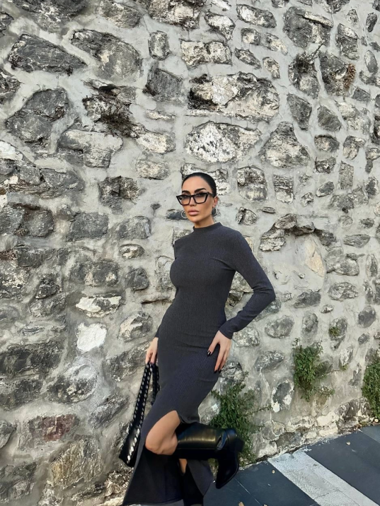 Yırtmaçlı kalın bürümcük uzun elbise siyah