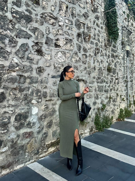 Yırtmaçlı kalın bürümcük uzun elbise Yeşil Yırtmaçlı kalın bürümcük uzun elbise Yeşil