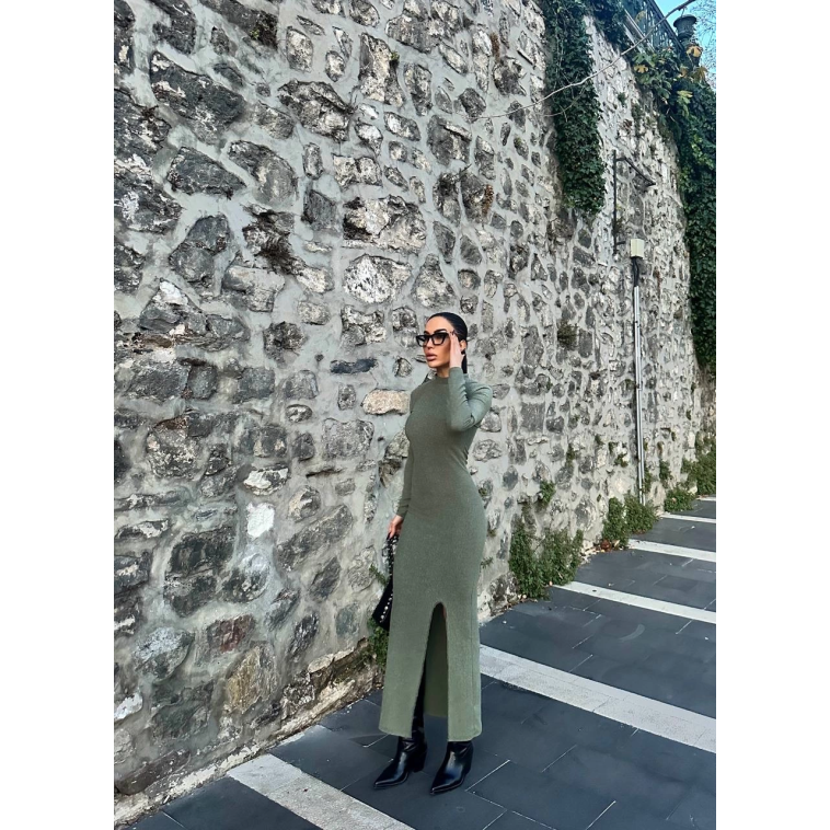 Yırtmaçlı kalın bürümcük uzun elbise Yeşil Yırtmaçlı kalın bürümcük uzun elbise Yeşil