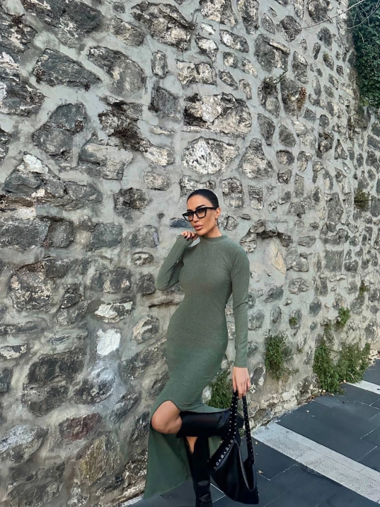 Yırtmaçlı kalın bürümcük uzun elbise Yeşil Yırtmaçlı kalın bürümcük uzun elbise Yeşil