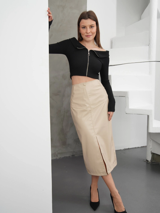 Yırtmaçlı uzun deri etek bej