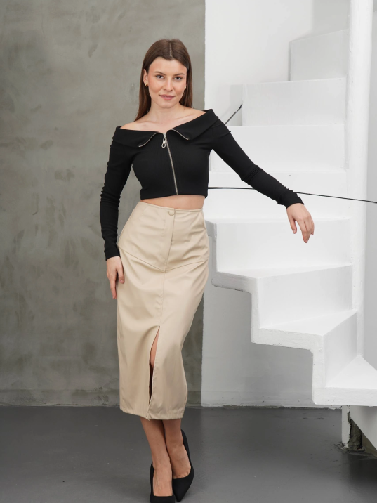 Yırtmaçlı uzun deri etek bej