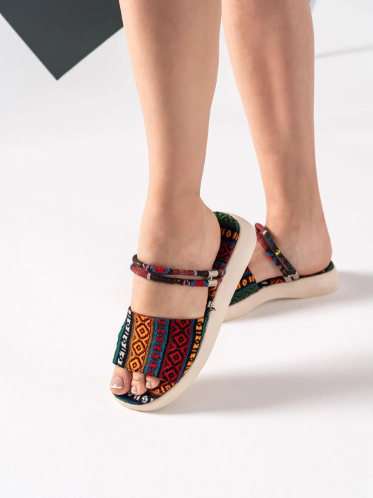 Yoni Kilim Desenli Sandalet Yoni Kilim Desenli Sandalet