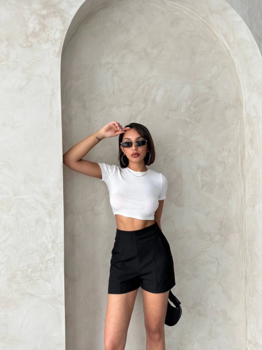 Yüksek bel parçalı double kumaş şort s25312 Yüksek bel parçalı double kumaş şort s25312