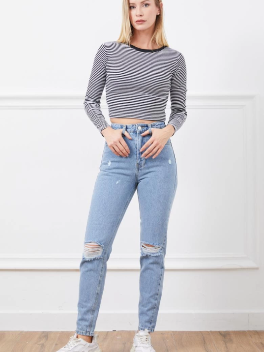 Yüksek bel yırtmaçlı mom jean pantolon Yüksek bel yırtmaçlı mom jean pantolon