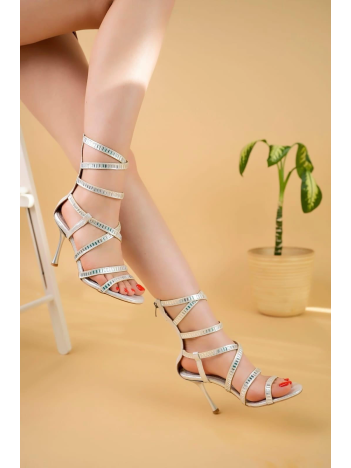 Yuray Gümüş Saten Topuklu Ayakkabı Yuray Gümüş Saten Topuklu Ayakkabı