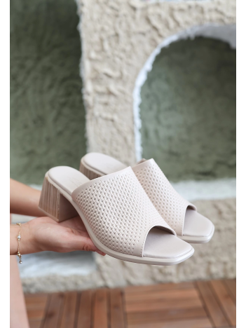 Zanna Bej Cilt Topuklu Terlik Zanna Bej Cilt Topuklu Terlik