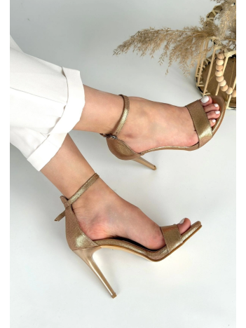 Zeoni Bakır Rugan Topuklu Ayakkabı