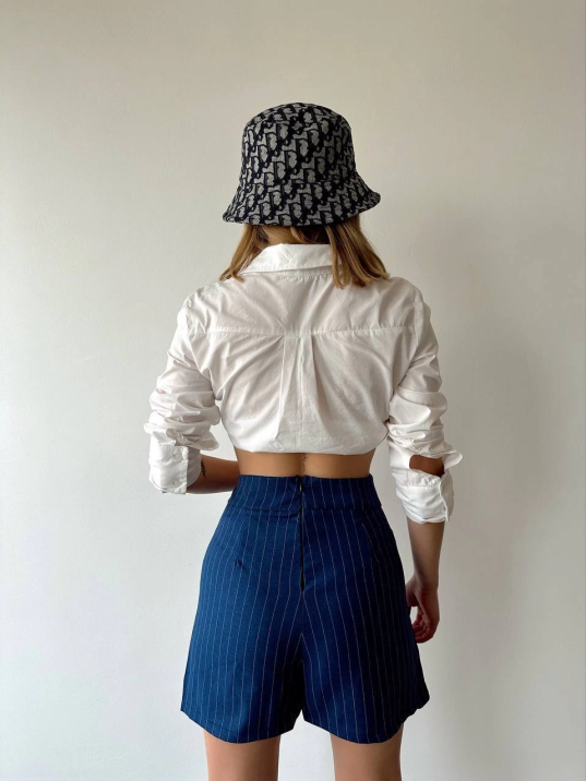 Zincir detaylı çizgili şort etek Zincir detaylı çizgili şort etek