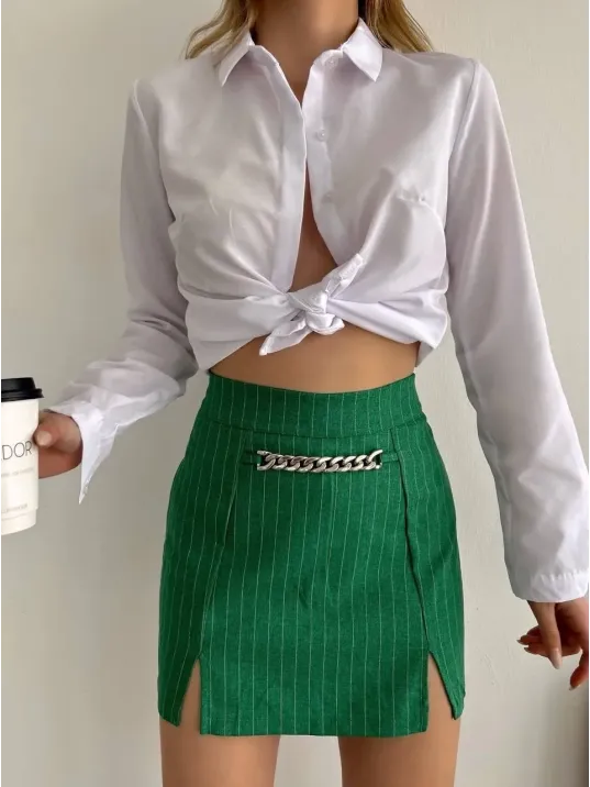 Zincir Detaylı Çizgili Şort Etek