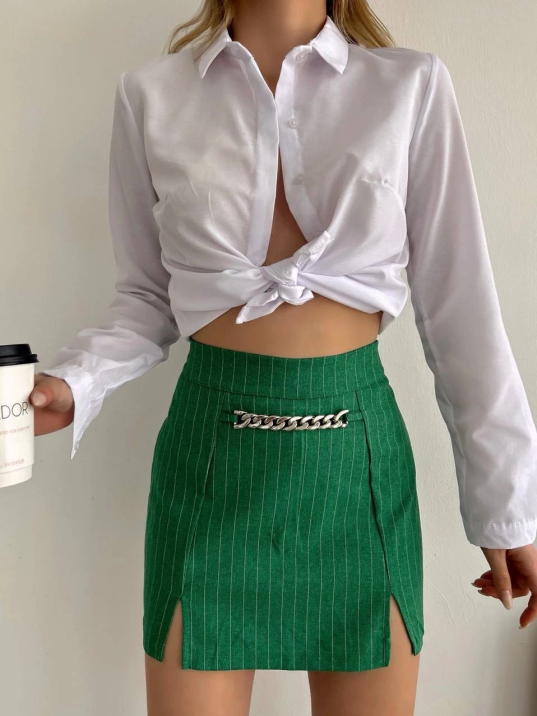 Zincir detaylı çizgili şort etek Zincir detaylı çizgili şort etek