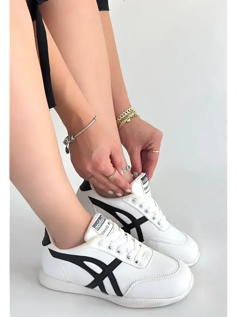 Zlay Beyaz Cilt Siyah Detaylı Bağcıklı Spor Ayakkabı
