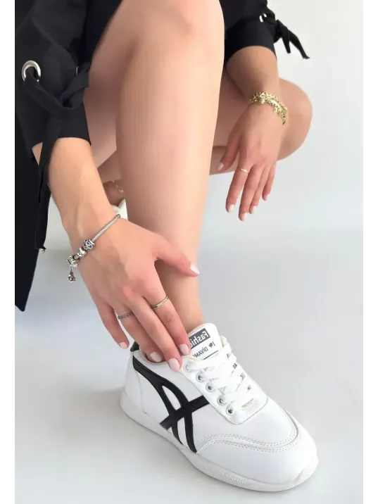 Zlay Beyaz Cilt Siyah Detaylı Bağcıklı Spor Ayakkabı