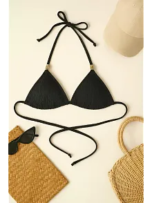 Kadın Siyah Pedli Üçgen Bikini Üstü Halter Bağlamalı Aksesuarlı