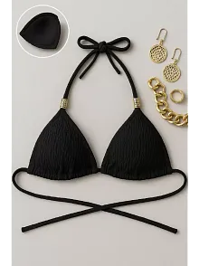 Kadın Siyah Pedli Üçgen Bikini Üstü Halter Bağlamalı Aksesuarlı