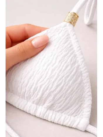 Kadın Beyaz Pedli Üçgen Bikini Üstü Halter Bağlamalı Aksesuarlı Kadın Beyaz Pedli Üçgen Bikini Üstü Halter Bağlamalı Aksesuarlı