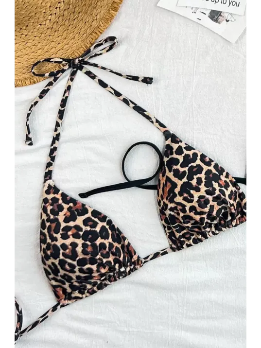 Kadın Leopar Desenli Ve Siyah Minimal Kesim Üçgen Bikini Üstü Kadın Leopar Desenli Ve Siyah Minimal Kesim Üçgen Bikini Üstü