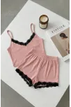 Kadın Pembe Alt Ve Üst Dantel Detaylı Şortlu Gecelik Takımı – Modern, Konforlu Ve Günlük Kombinlere Uygun