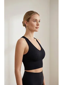 Kadın Siyah Derin Göğüs Dekolteli Şık Crop Top Bluz – Şık, Rahat Ve Kolay Kombinlenebilir Kadın Siyah Derin Göğüs Dekolteli Şık Crop Top Bluz – Şık, Rahat Ve Kolay Kombinlenebilir