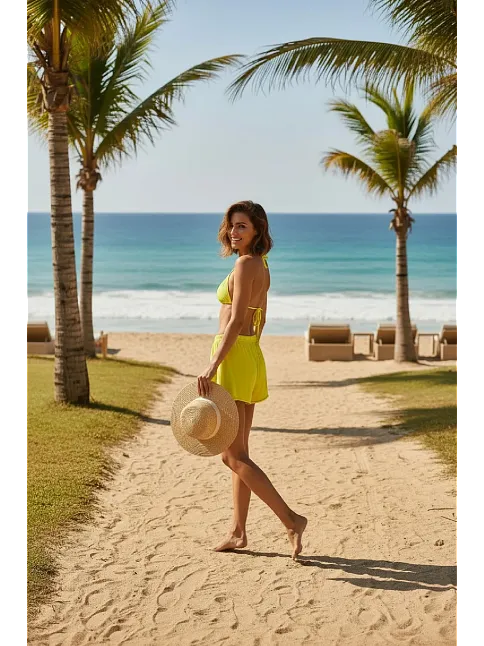 Kadın Fosforlu Şortlu Belden Ve Boyundan Bağlamalı Bikini Takımı Kadın Fosforlu Şortlu Belden Ve Boyundan Bağlamalı Bikini Takımı