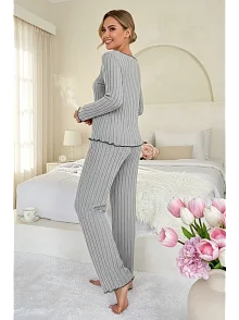 Kadın Gri Çizgili Uzun Kollu Fiyonk Detaylı Pijama Takımı Rahat Mevsimlik Kadın Gri Çizgili Uzun Kollu Fiyonk Detaylı Pijama Takımı Rahat Mevsimlik