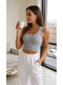 Kadın Gri Kare Yaka Crop Top Bluz – Şık, Rahat Ve Kolay Kombinlenebilir