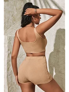 Kadın Krem Rengi Şortlu Crop Top Gecelik Takım – Modern, Konforlu Ve Günlük Kombinlere Uygun Kadın Krem Rengi Şortlu Crop Top Gecelik Takım – Modern, Konforlu Ve Günlük Kombinlere Uygun