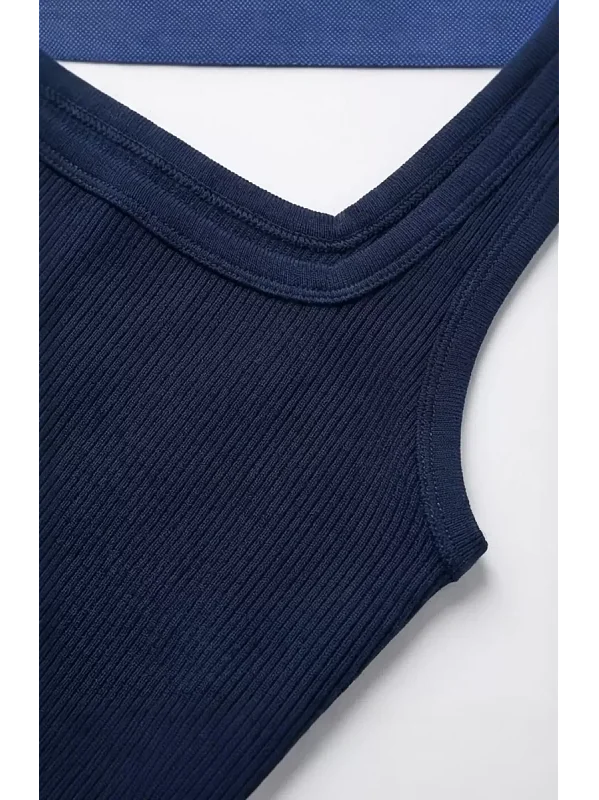 Kadın Lacivert Kalın Askılı Crop Top Büstiyer – Modern Ve Şık Tasarım Kadın Lacivert Kalın Askılı Crop Top Büstiyer – Modern Ve Şık Tasarım