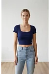 Kadın Lacivert Yarım Kol Düz Yaka Crop Top Bluz – Şık, Rahat Ve Kolay Kombinlenebilir