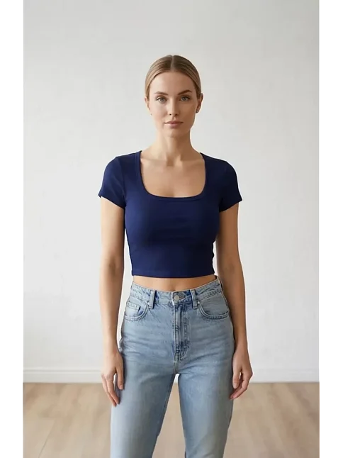 Kadın Lacivert Yarım Kol Düz Yaka Crop Top Bluz – Şık, Rahat Ve Kolay Kombinlenebilir