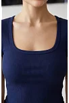 Kadın Lacivert Yarım Kol Düz Yaka Crop Top Bluz – Şık, Rahat Ve Kolay Kombinlenebilir