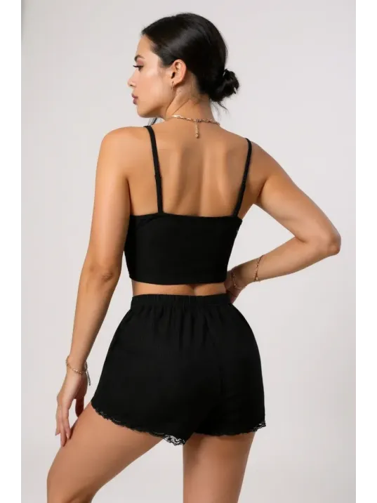 Kadın Siyah Alt Ve Üst Dantel Detaylı Fiyonklu Şortlu Gecelik Takımı – Modern, Konforlu Ve Günlük Kombinlere Uygun