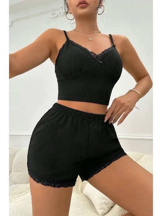 Kadın Siyah Alt Ve Üst Dantel Detaylı Fiyonklu Şortlu Gecelik Takımı – Modern, Konforlu Ve Günlük Kombinlere Uygun