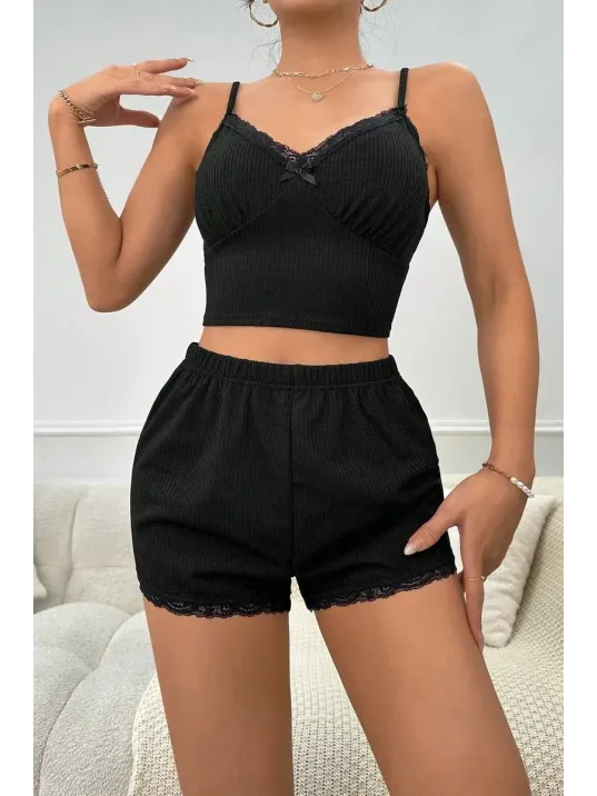 Kadın Siyah Alt Ve Üst Dantel Detaylı Fiyonklu Şortlu Gecelik Takımı – Modern, Konforlu Ve Günlük Kombinlere Uygun