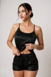 Kadın Siyah Asimetrik Sırt Dekolte Detaylı Şık Şortlu Gecelik Takım – Modern, Konforlu Ve Günlük Kombinlere Uygun