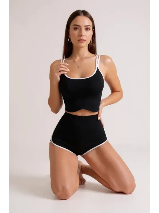 Kadın Siyah Beyaz Çapraz Lastik Detaylı Kaşkorse Şortlu Gecelik Takımı – Modern, Konforlu Ve Günlük Kombinlere Uygun