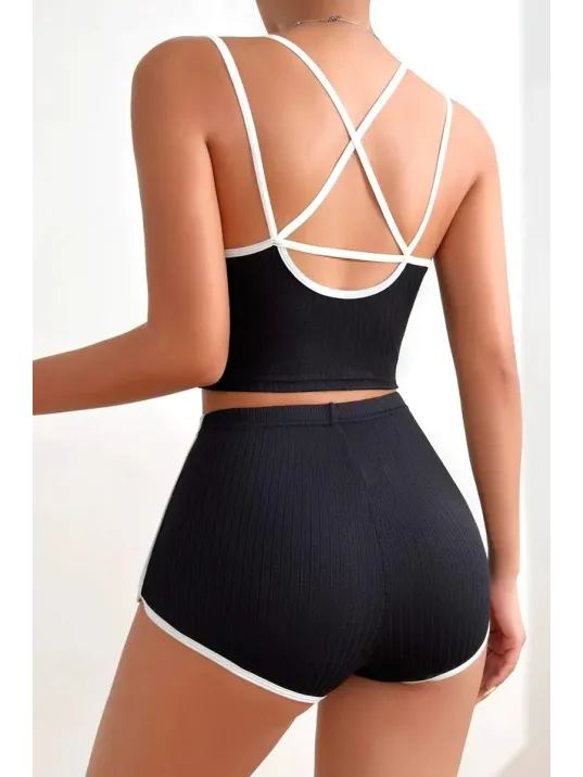 Kadın Siyah Beyaz Çapraz Lastik Detaylı Kaşkorse Şortlu Gecelik Takımı – Modern, Konforlu Ve Günlük Kombinlere Uygun