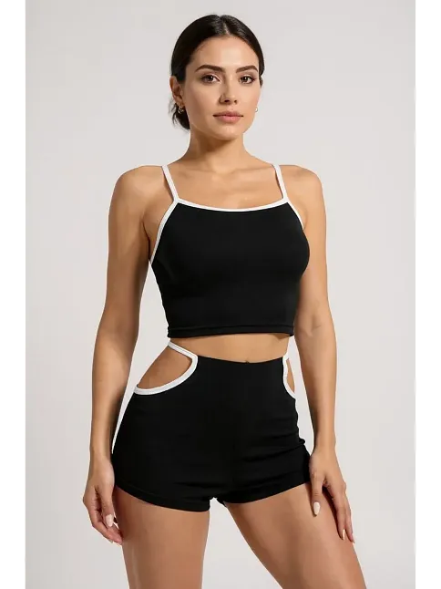 Kadın Siyah Beyaz Şortlu Cut-out Detaylı Gecelik Takımı – Modern, Konforlu Ve Günlük Kombinlere Uygun Kadın Siyah Beyaz Şortlu Cut-out Detaylı Gecelik Takımı – Modern, Konforlu Ve Günlük Kombinlere Uygun