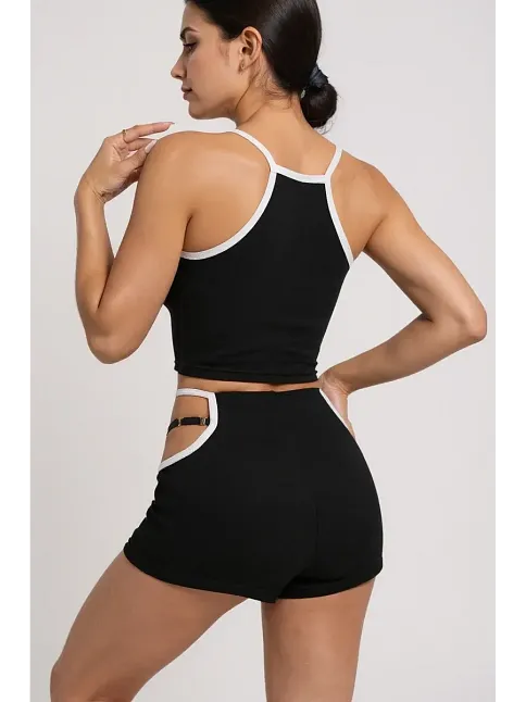 Kadın Siyah Beyaz Şortlu Cut-out Detaylı Gecelik Takımı – Modern, Konforlu Ve Günlük Kombinlere Uygun Kadın Siyah Beyaz Şortlu Cut-out Detaylı Gecelik Takımı – Modern, Konforlu Ve Günlük Kombinlere Uygun