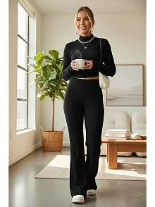 Kadın Siyah Boğazlı Crop Top Ve Yüksek Bel Eşofman Takımı Spor Şık Kombin Kadın Siyah Boğazlı Crop Top Ve Yüksek Bel Eşofman Takımı Spor Şık Kombin