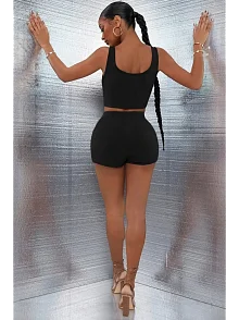 Kadın Siyah Şortlu Crop Top Gecelik Takım – Modern, Konforlu Ve Günlük Kombinlere Uygun Kadın Siyah Şortlu Crop Top Gecelik Takım – Modern, Konforlu Ve Günlük Kombinlere Uygun