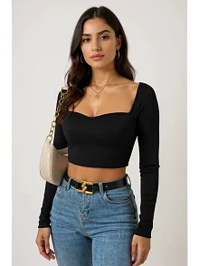 Kadın Siyah Uzun Kol Göğüs Dekolteli Şık Crop Top Bluz – Şık, Rahat Ve Kolay Kombinlenebilir