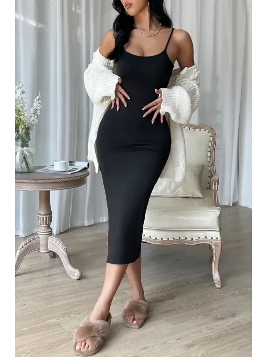 Kadın Siyah Yırtmaçlı Diz Altı Vücüdu Saran Gecelik