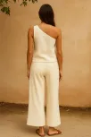 Kadın Beyaz Tek Omuzlu Şık Bluz & Geniş Paça Pantolon İkili Takım