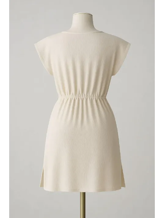 Kadın Beyaz Yanları Yırtmaçlı Tokalı V Yaka Mini Plaj Elbisesi – Şık, Rahat Ve 4 Mevsim Kullanıma Uygun