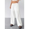 Kadın Beyaz Bol Kesim Cepli Geniş Paça Dökümlü Pantolon – Modern ve Şık Tasarım