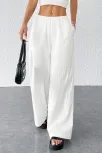 Kadın Beyaz Bol Kesim Cepli Geniş Paça Dökümlü Pantolon – Modern Ve Şık Tasarım