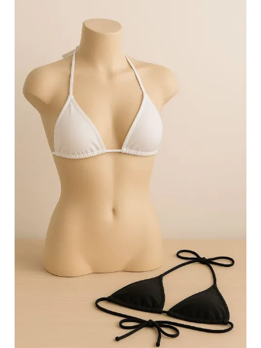 Kadın Siyah Ve Beyaz Minimal Kesim Üçgen Bikini Üstü – Modern Ve Şık Tasarım